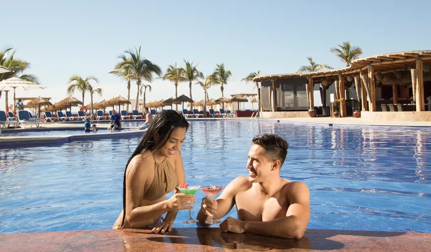 Listo para Despegar: Grand Decameron Los Cabos + Vuelo y Traslados Hoteles Decameron