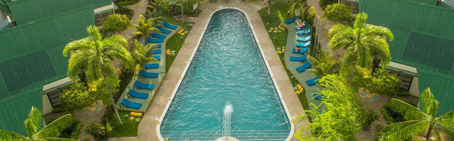 Hotel Decalodge Ticuna en el Amazonas colombiano con instalaciones rodeadas de naturaleza y desayuno