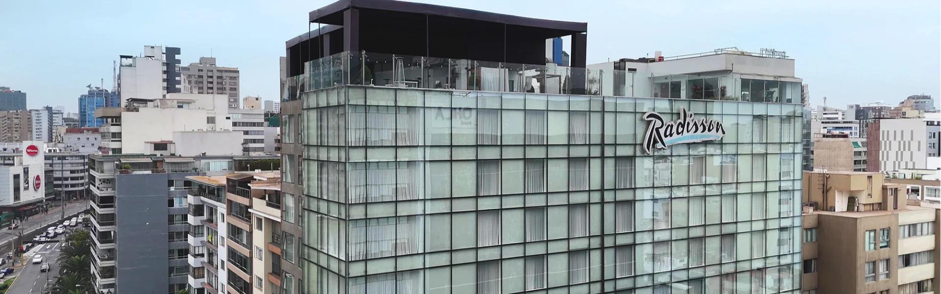 Radisson Hotel Decapolis Miraflores en Lima Perú con vista al mar