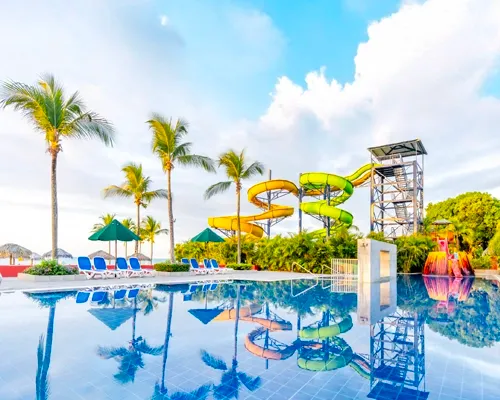 Tobogán con 3 pistas Grand Decameron Panamá, A Trademark All Inclusive Farallón Tobogán con 3 pistas Grand Decameron Panamá, A Trademark All Inclusive Farallón
